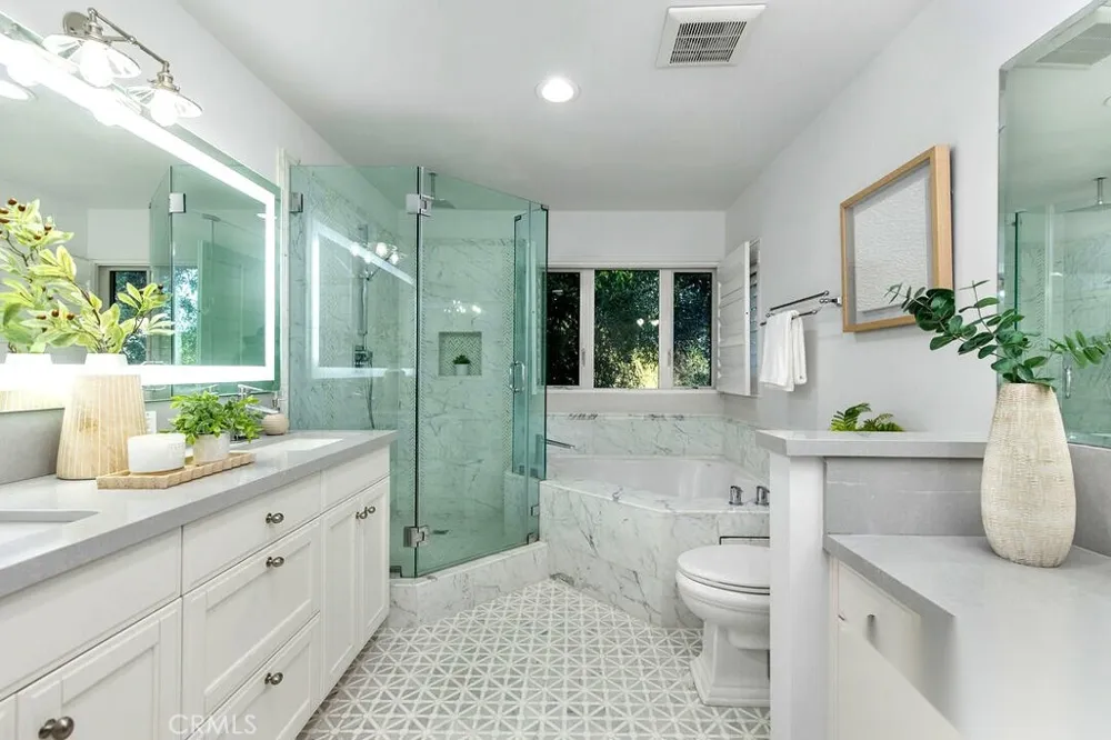 10523 Selkirk Lane Los Angeles, CA 90077