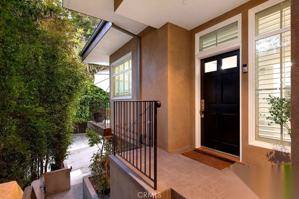 10523 Selkirk Lane Los Angeles, CA 90077