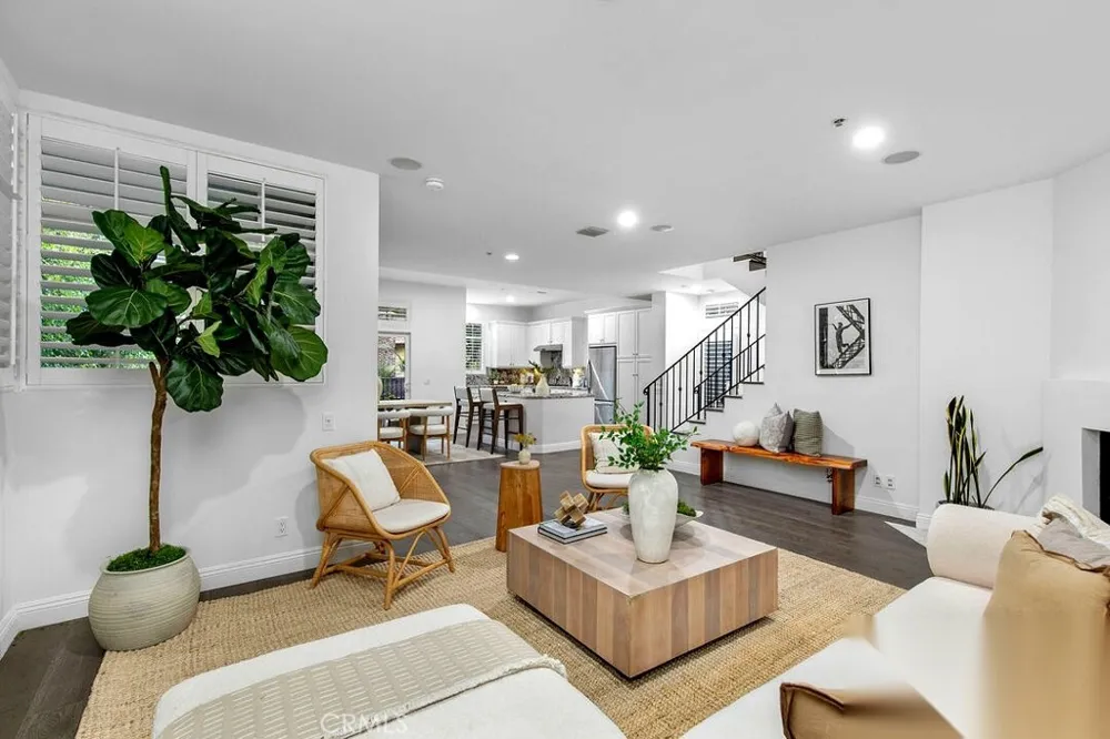 10523 Selkirk Lane Los Angeles, CA 90077
