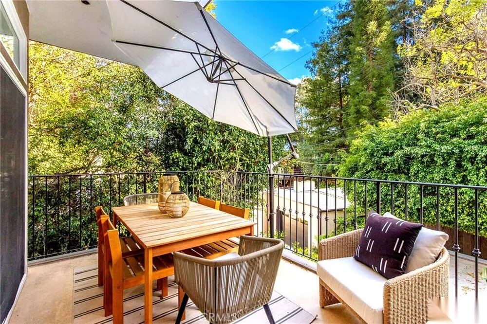 10523 Selkirk Lane Los Angeles, CA 90077