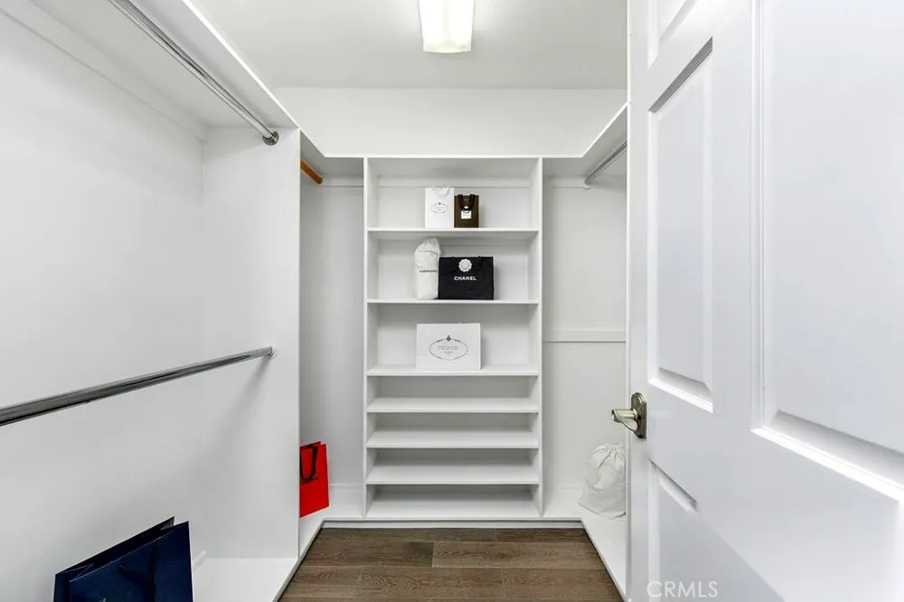 10523 Selkirk Lane Los Angeles, CA 90077