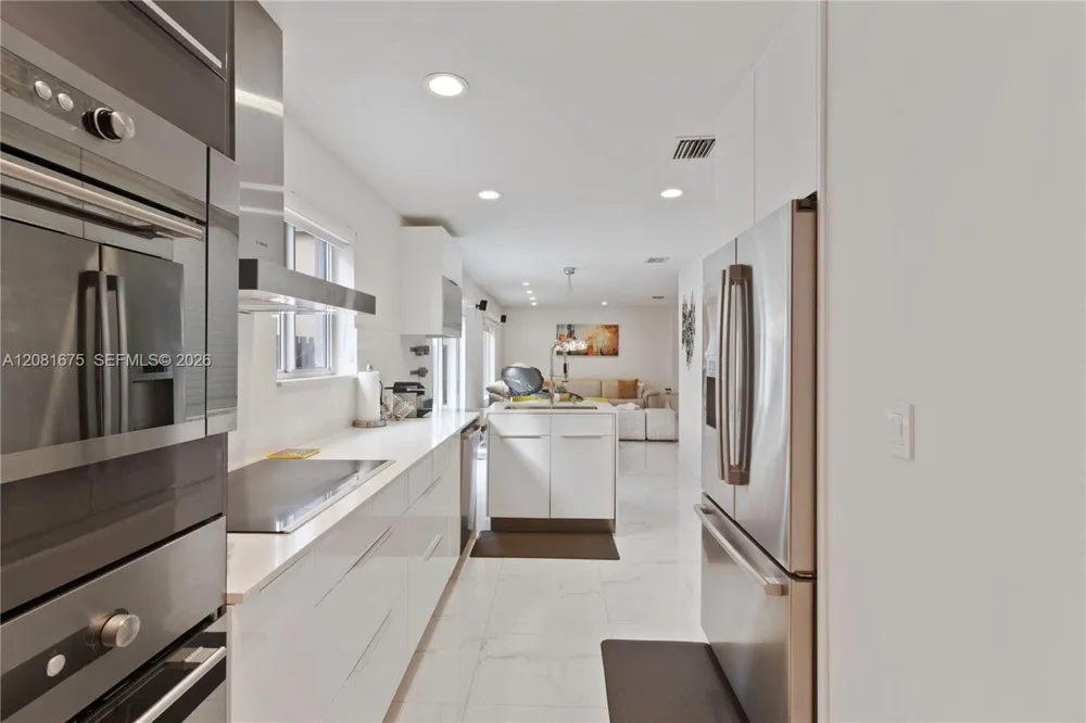 10842 NW 53rd Ln Doral, FL 33178