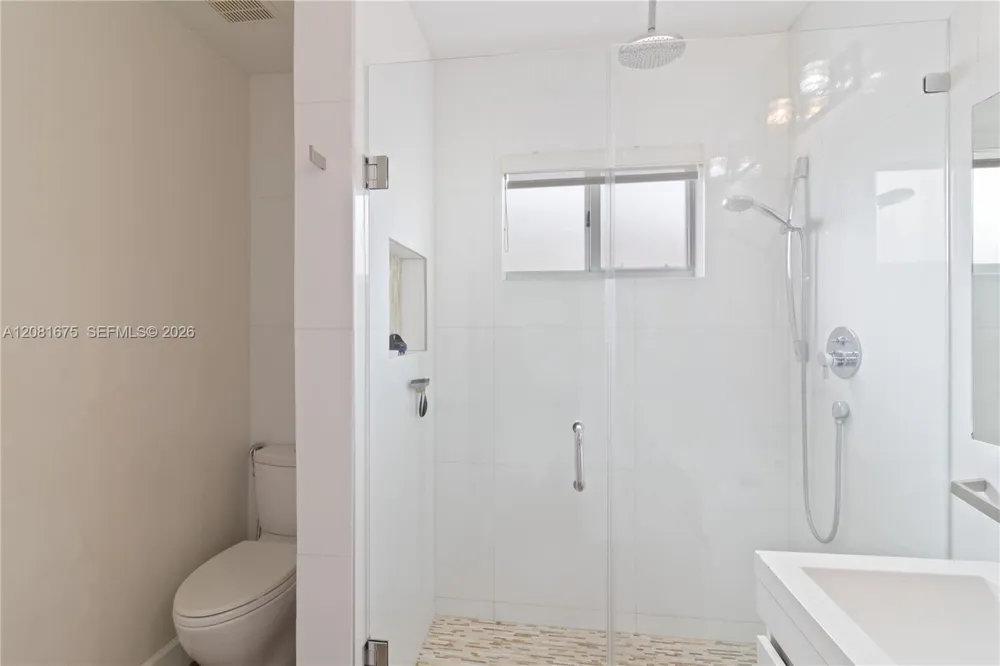 10842 NW 53rd Ln Doral, FL 33178