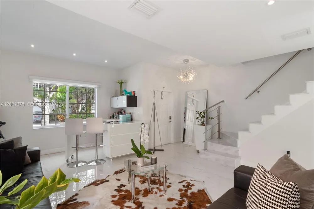 10842 NW 53rd Ln Doral, FL 33178