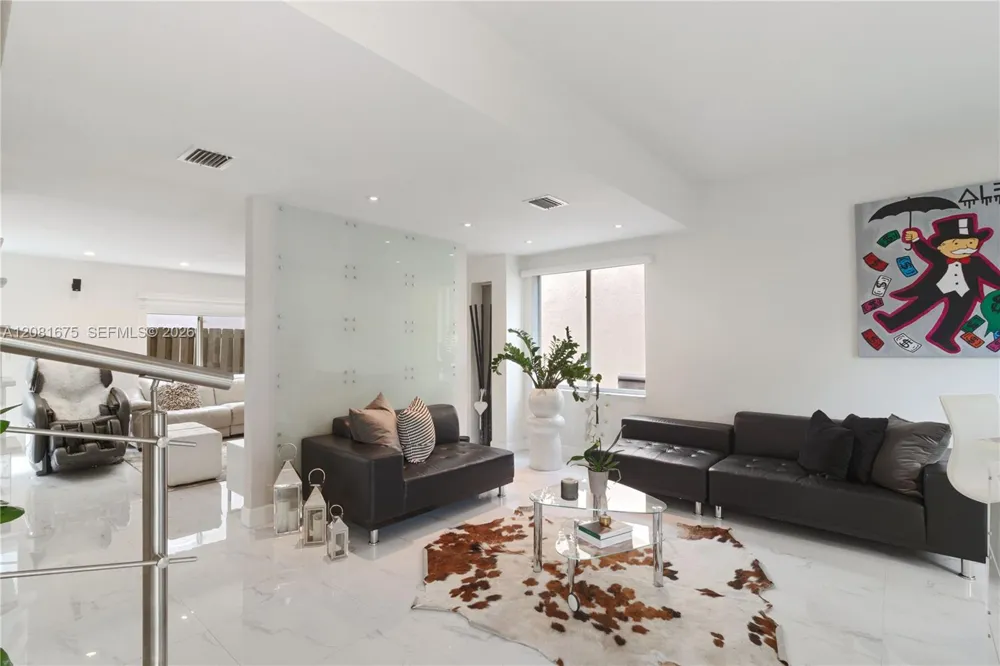 10842 NW 53rd Ln Doral, FL 33178