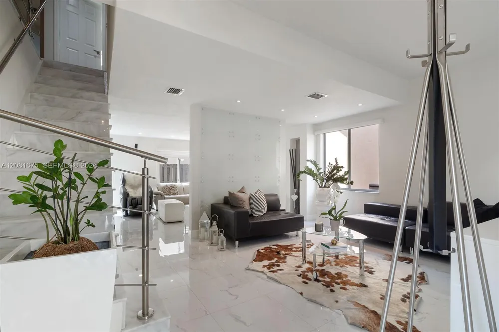 10842 NW 53rd Ln Doral, FL 33178