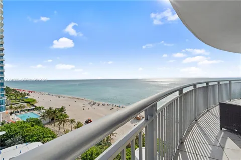 17375 Collins Ave #1108