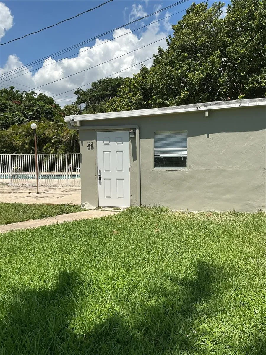 2222 Van Buren St #28 Hollywood, FL 33020