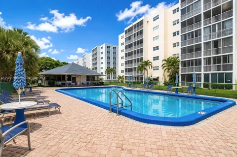 301 NE 14th Ave #307