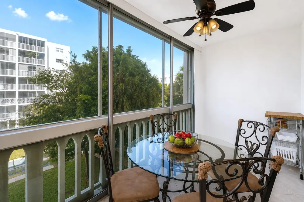 301 NE 14th Ave #307 Hallandale Beach, FL 33009