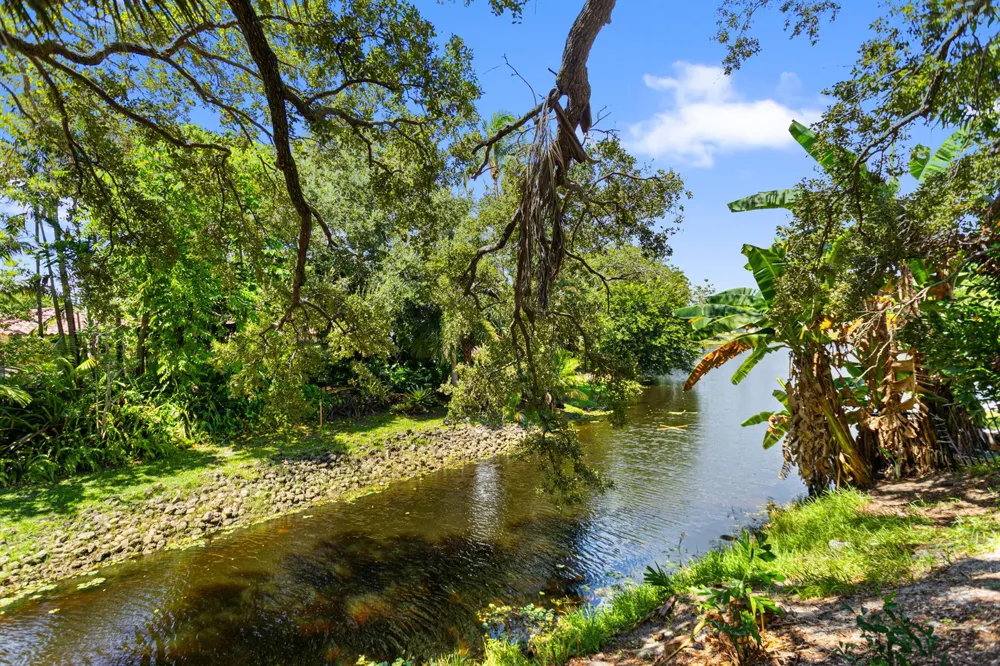 1050 SW 1ST STREET Boca Raton, FL 33486