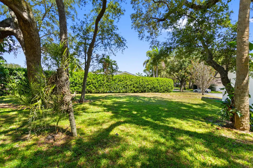1050 SW 1ST STREET Boca Raton, FL 33486