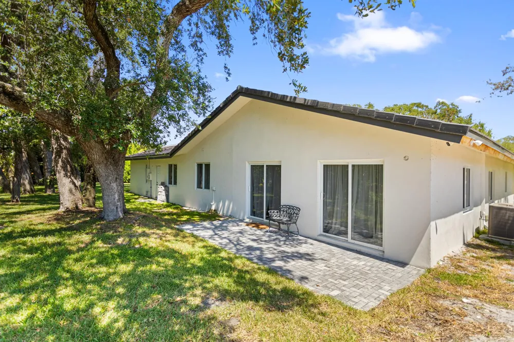 1050 SW 1ST STREET Boca Raton, FL 33486