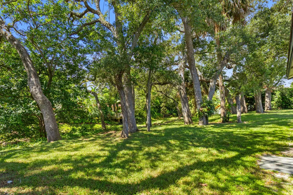 1050 SW 1ST STREET Boca Raton, FL 33486