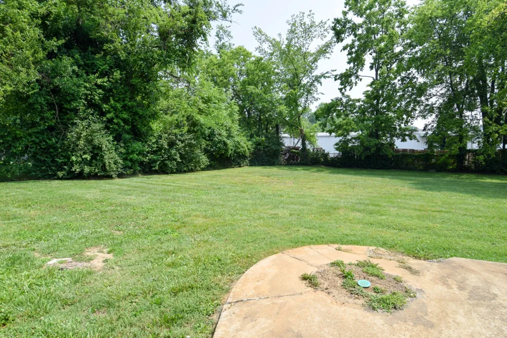 884 W Albert Gallatin Ave Gallatin, TN 37066