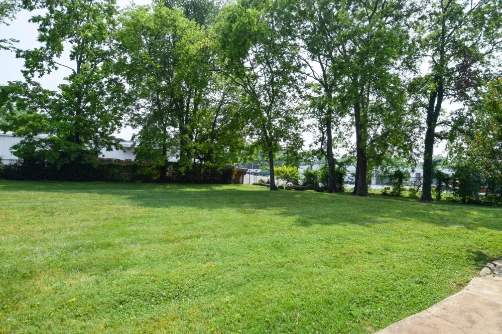 884 W Albert Gallatin Ave Gallatin, TN 37066