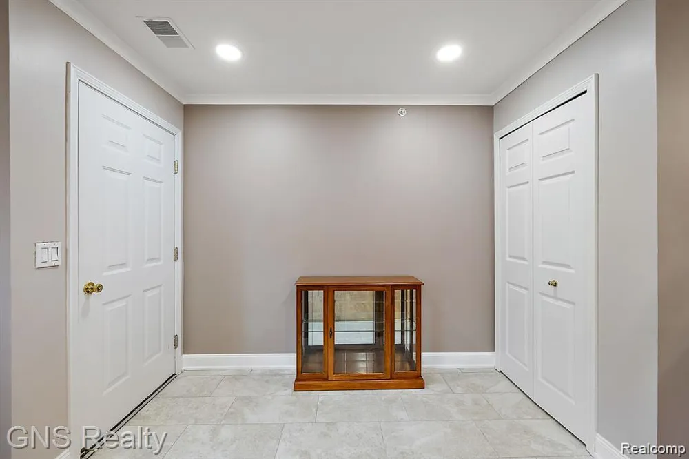53216 Manchester Avenue Shelby Charter Township, MI 48316