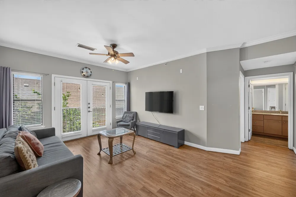 2502 Leon Street #304 Austin, TX 78705