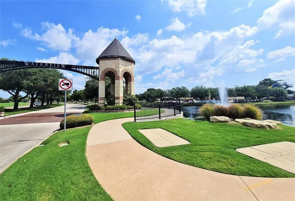 9314 Royal Burgess Drive Rowlett, TX 75089