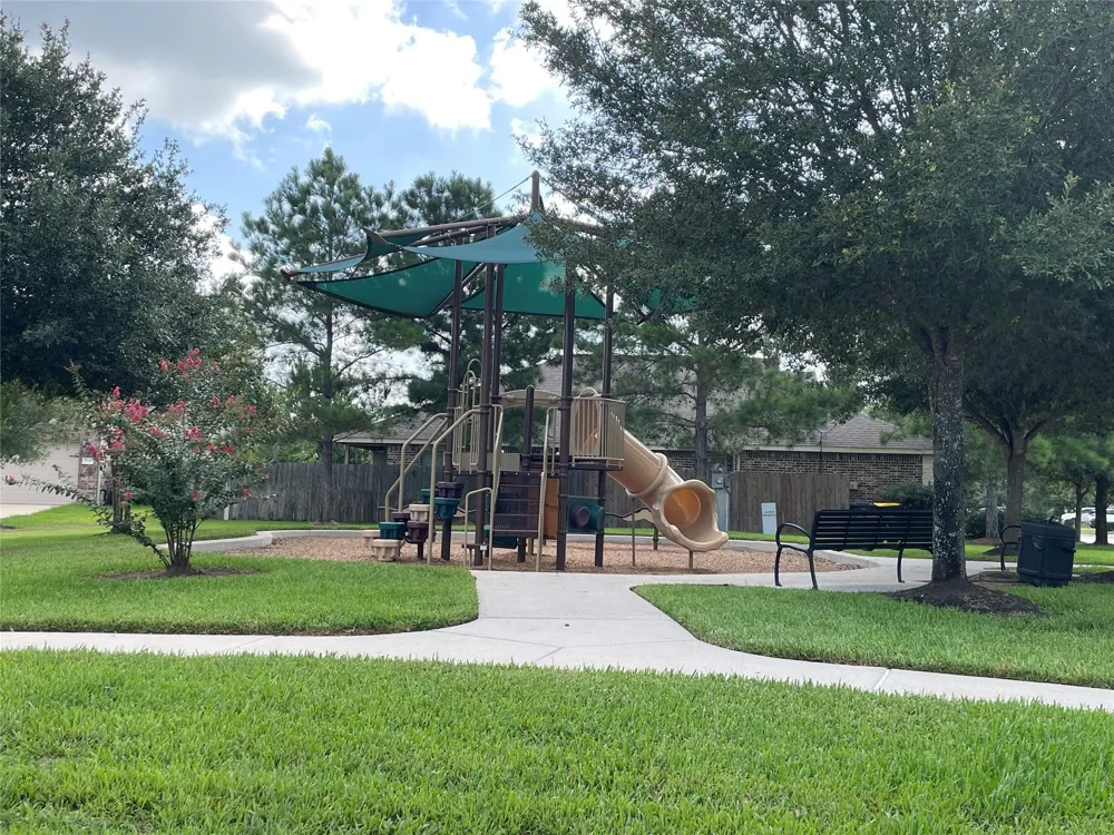 627 Oak Circle Drive E Conroe, TX 77301