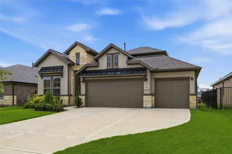 2512 Seneca Lake