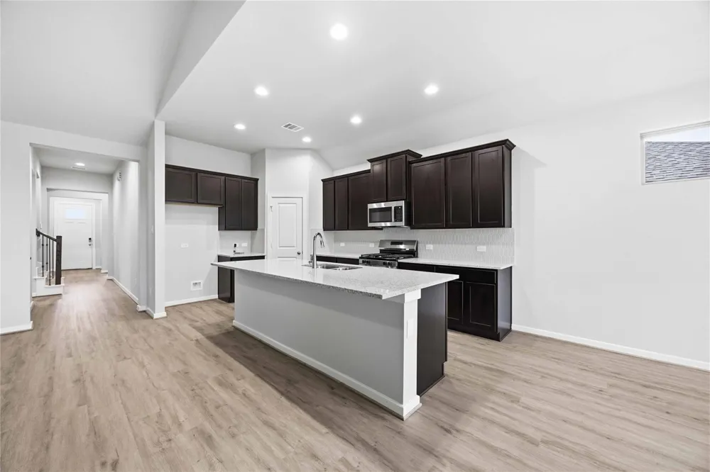 2512 Seneca Lake La Marque, TX 77568