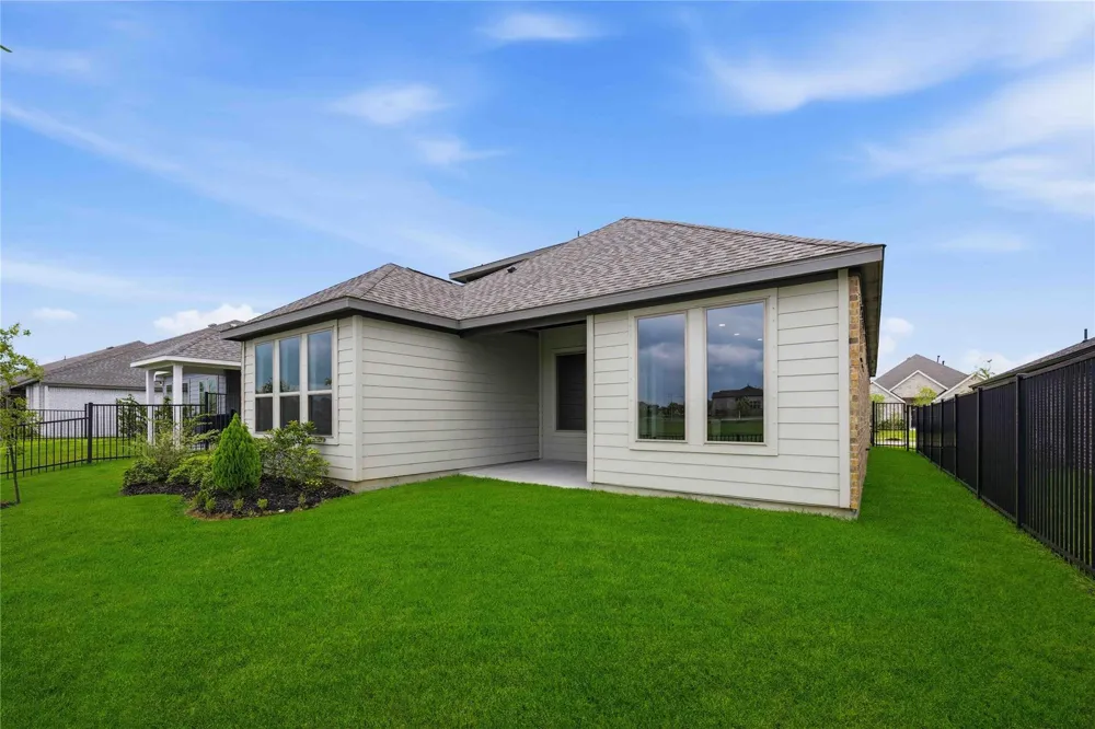 2512 Seneca Lake La Marque, TX 77568