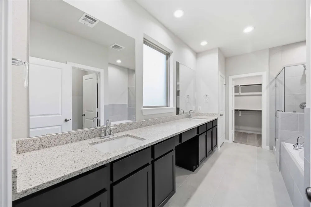 2512 Seneca Lake La Marque, TX 77568