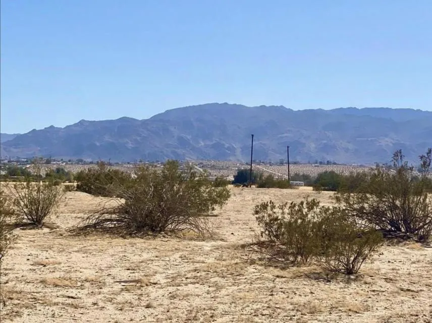 216 Araby Avenue 29 Palms, CA 92277