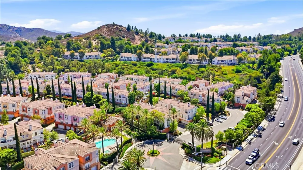 1080 South Rossano Way Anaheim, CA 92808