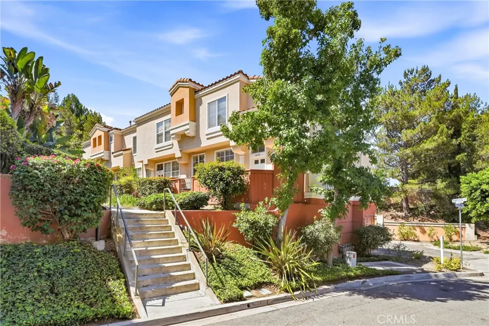 1080 South Rossano Way Anaheim, CA 92808