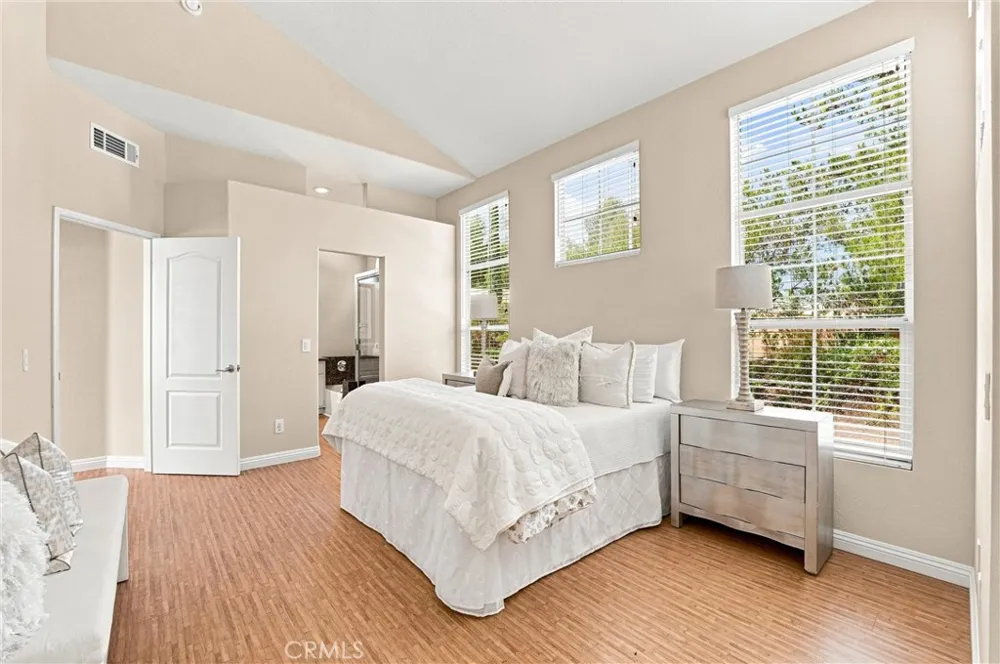 1080 South Rossano Way Anaheim, CA 92808