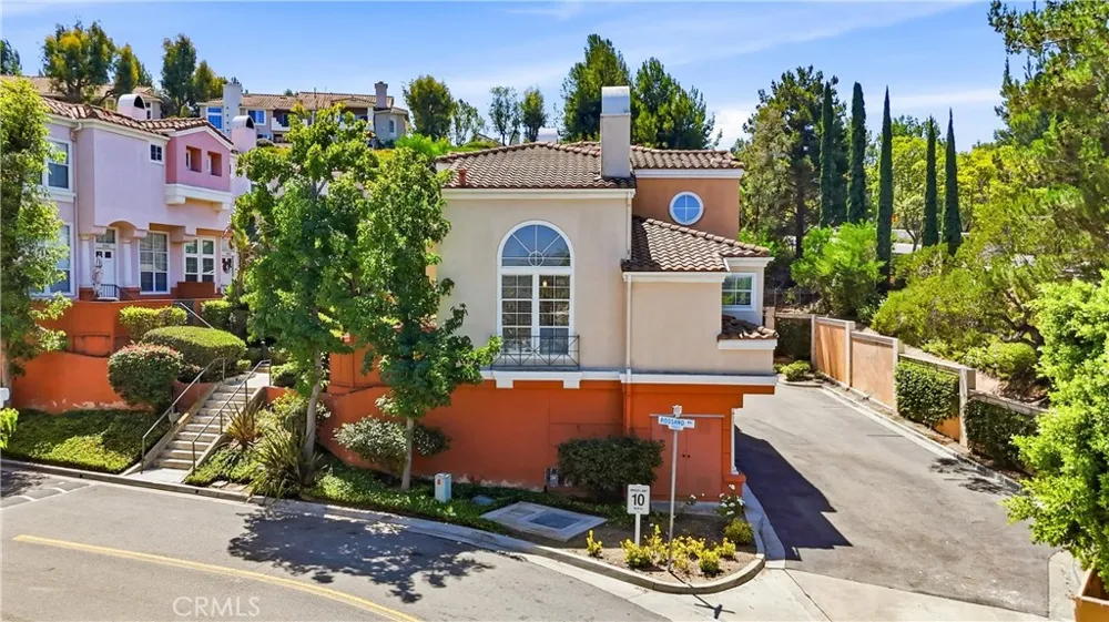 1080 South Rossano Way Anaheim, CA 92808