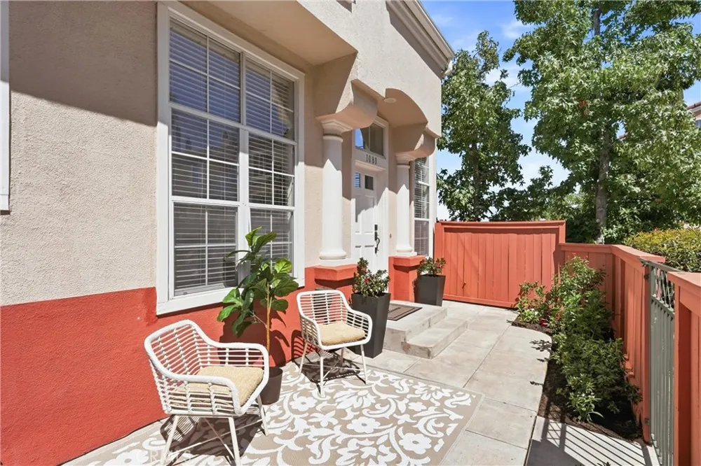 1080 South Rossano Way Anaheim, CA 92808