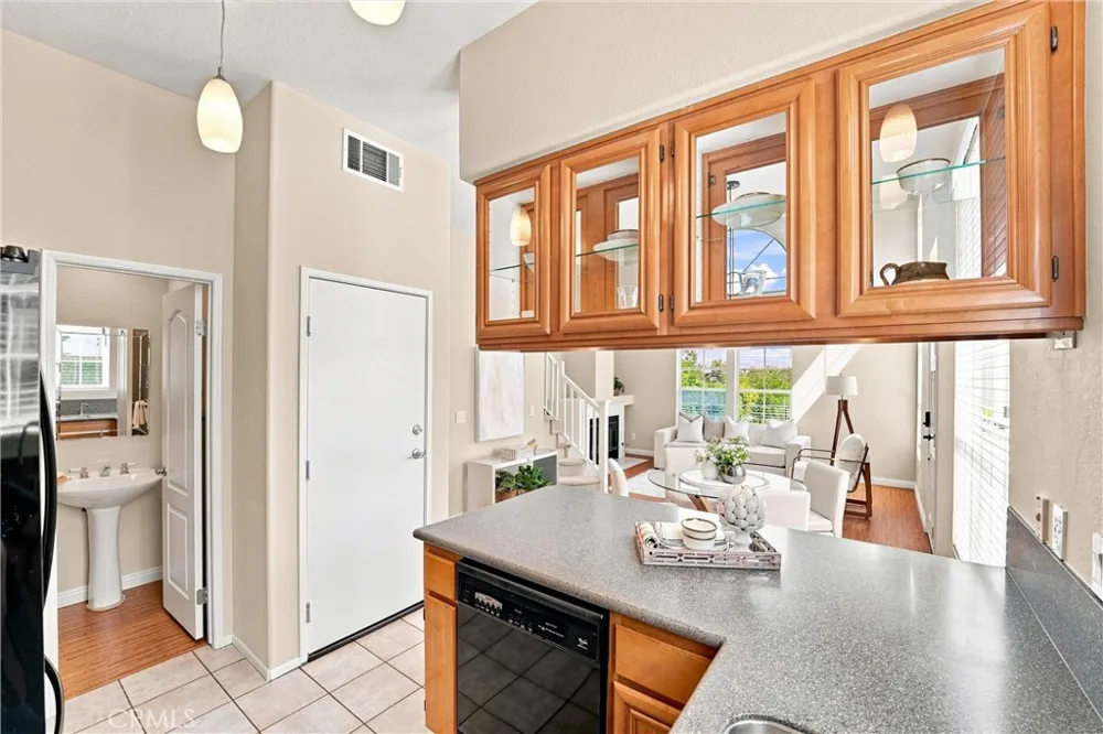 1080 South Rossano Way Anaheim, CA 92808