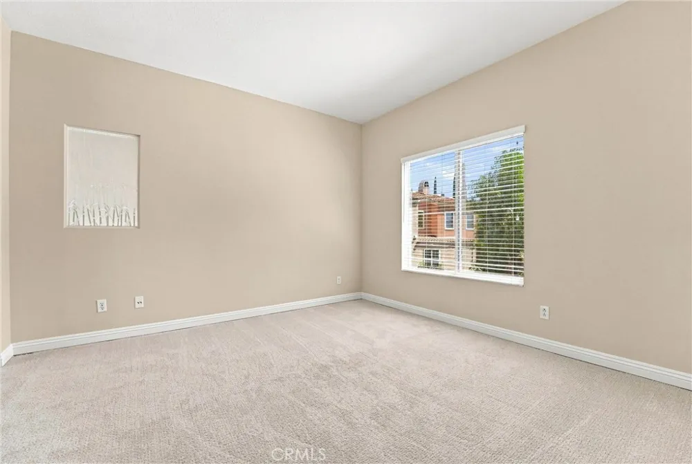 1080 South Rossano Way Anaheim, CA 92808