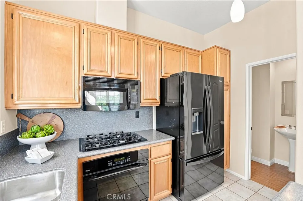 1080 South Rossano Way Anaheim, CA 92808