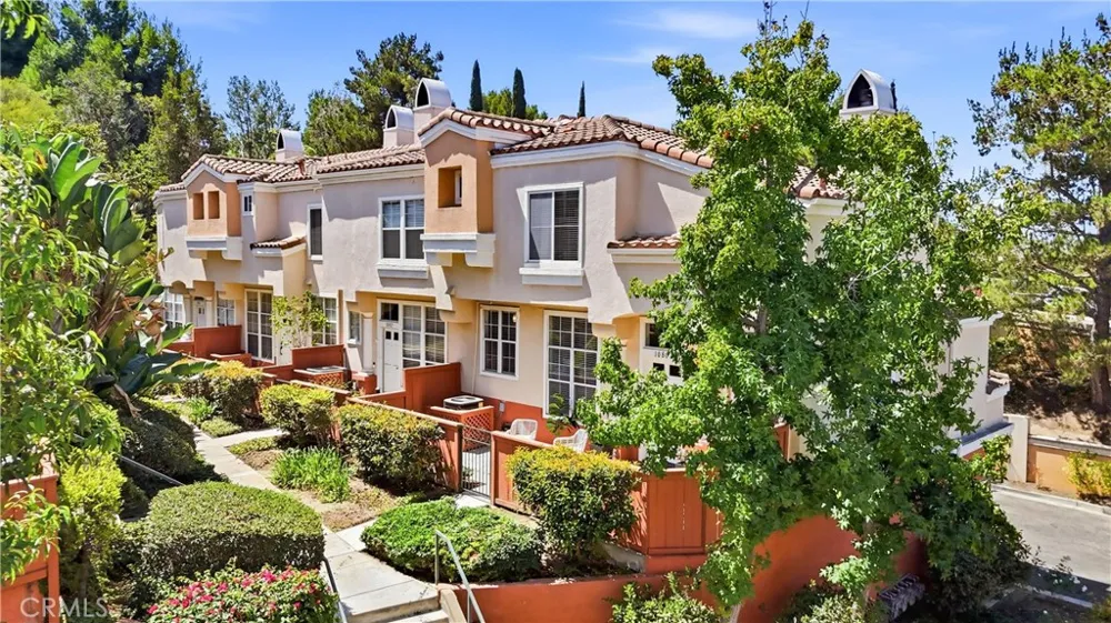 1080 South Rossano Way Anaheim, CA 92808