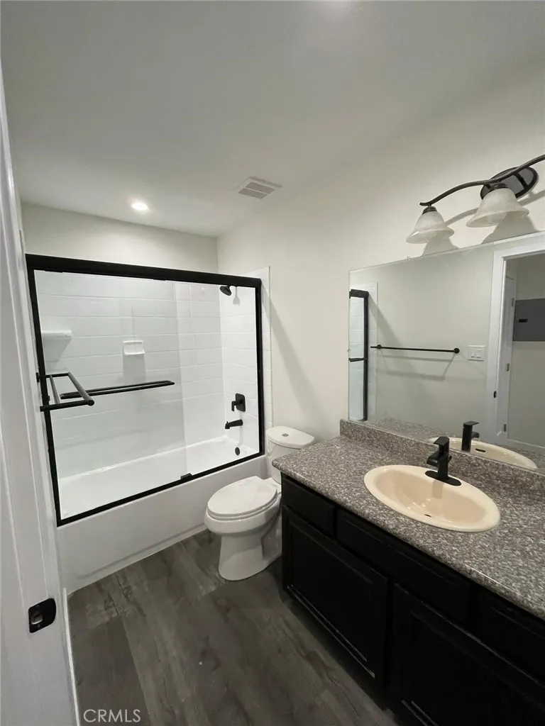 5743 Klump Los Angeles, CA 91601
