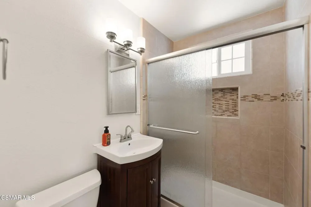 1053 Ayhens Street Simi Valley, CA 93065