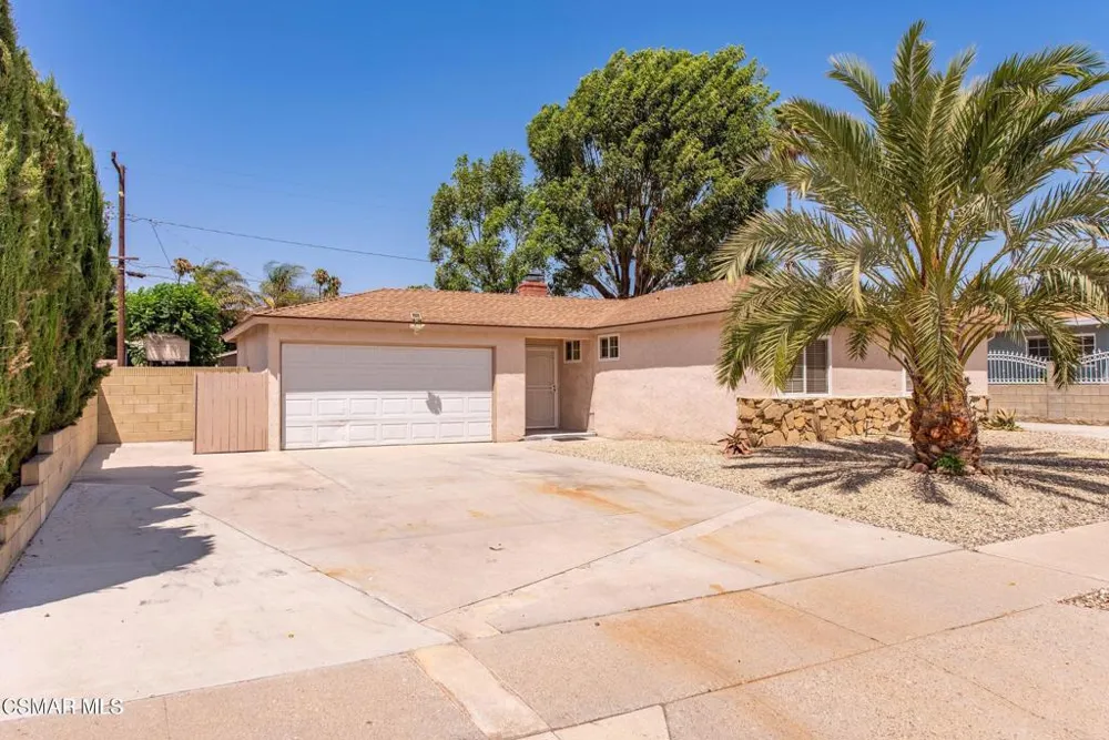 1053 Ayhens Street Simi Valley, CA 93065