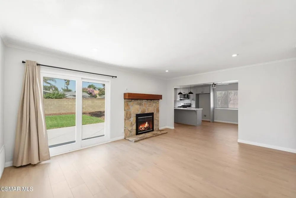 1053 Ayhens Street Simi Valley, CA 93065
