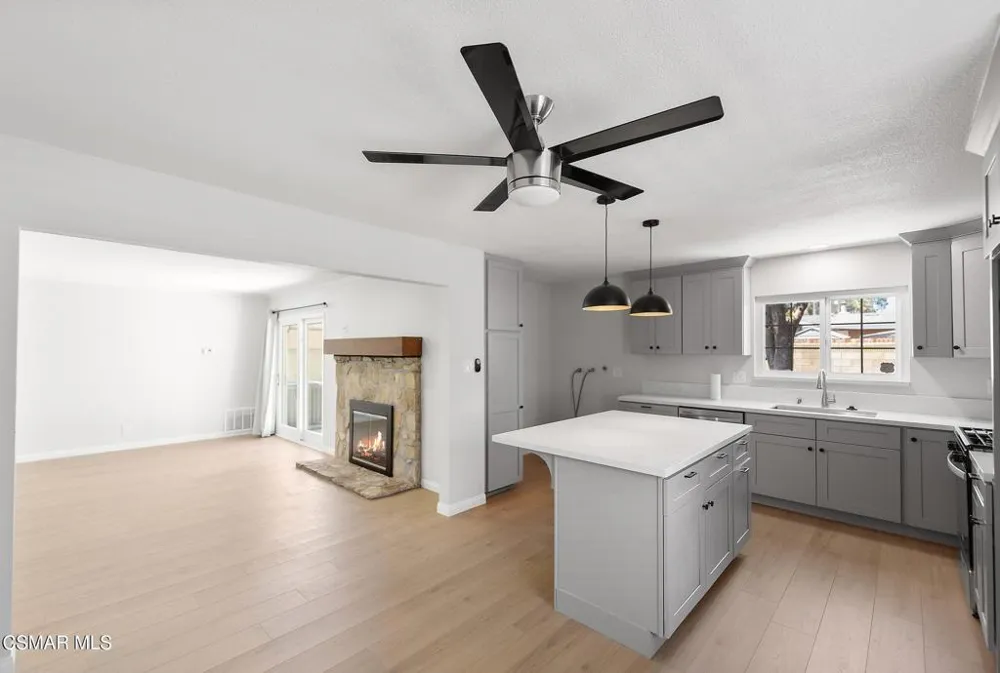 1053 Ayhens Street Simi Valley, CA 93065