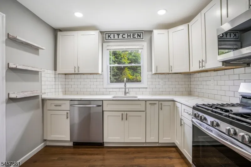 16 Pleasant Ave Belleville, NJ 07109