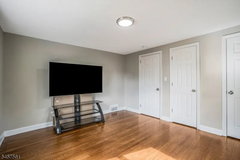 16 Pleasant Ave Belleville, NJ 07109