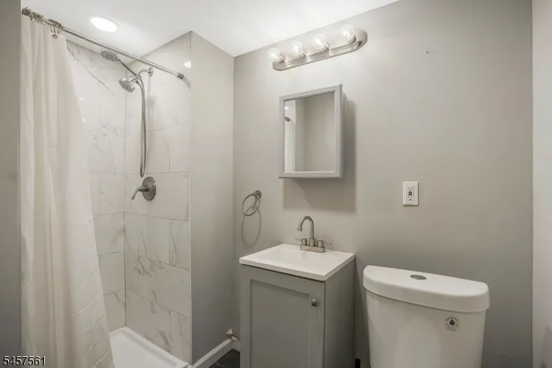 16 Pleasant Ave Belleville, NJ 07109