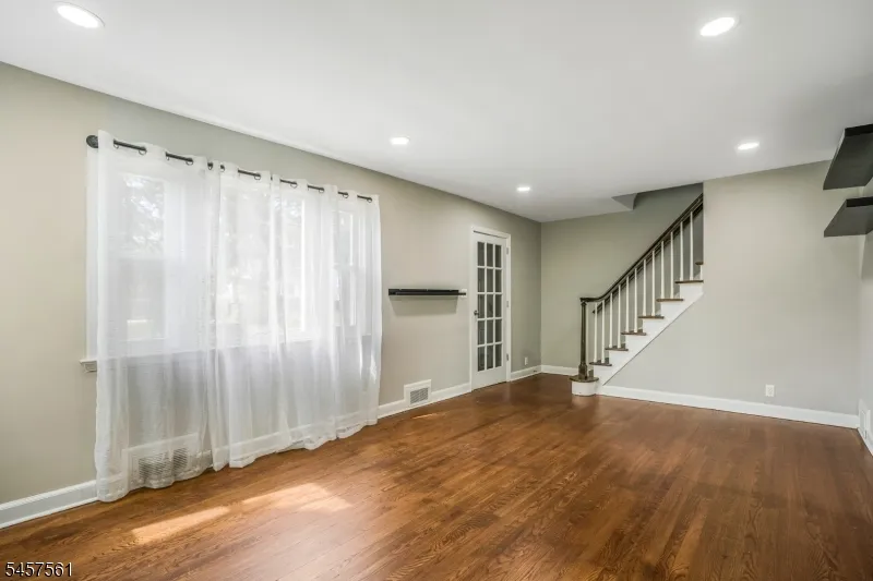 16 Pleasant Ave Belleville, NJ 07109