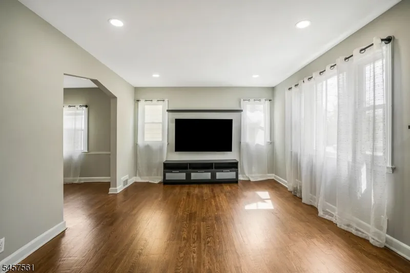 16 Pleasant Ave Belleville, NJ 07109