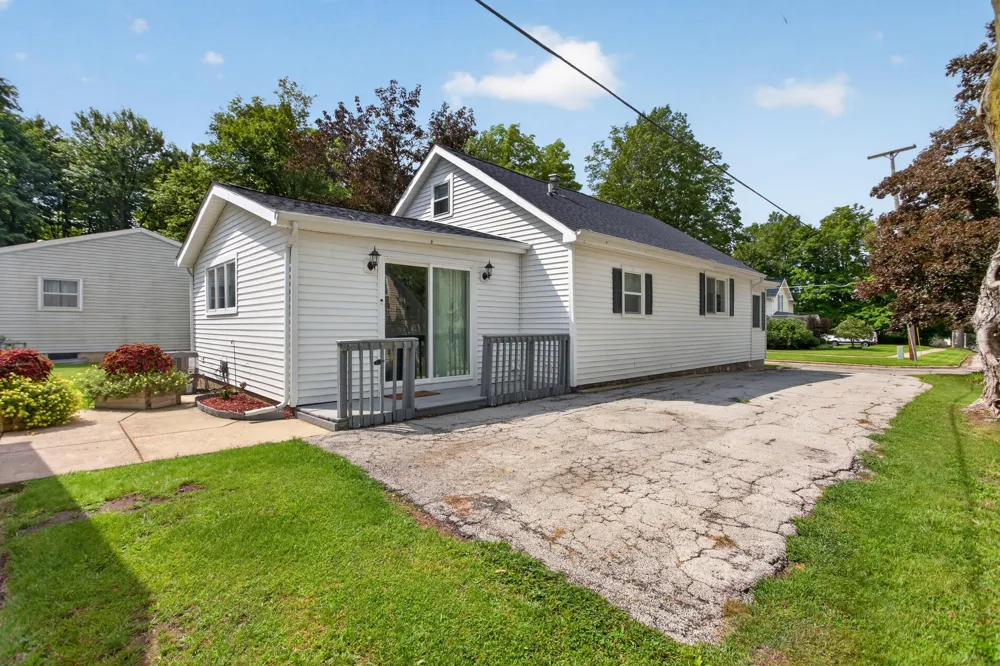 131 Concord Street Concord, MI 49237
