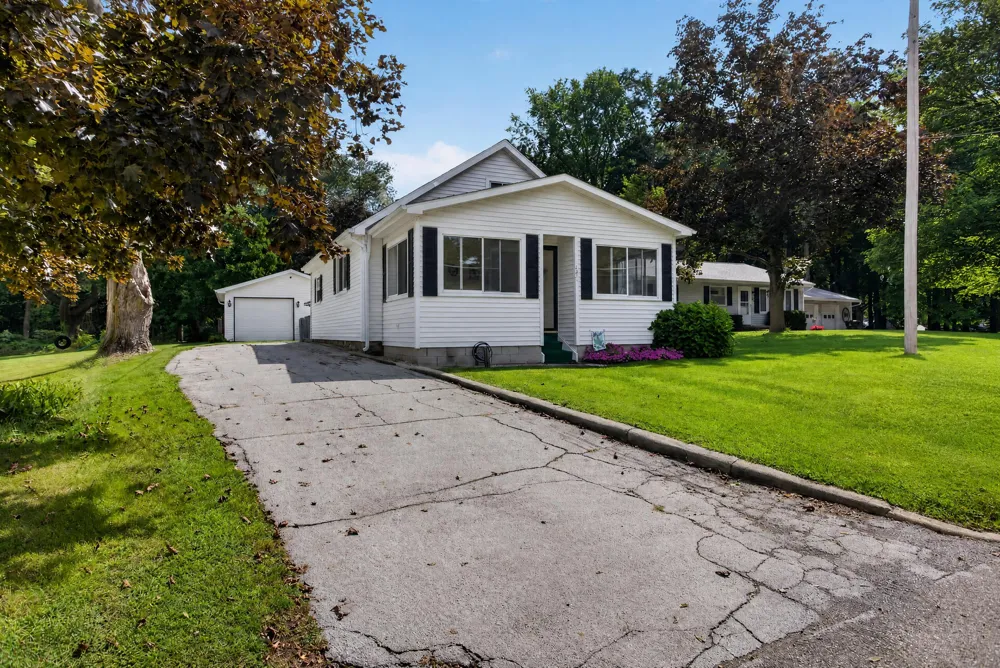 131 Concord Street Concord, MI 49237